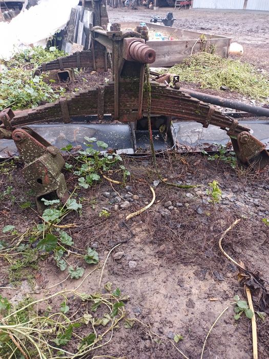 Ось тракторного прицепа 2птс4