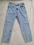 Spodnie mom jeans jasne.
