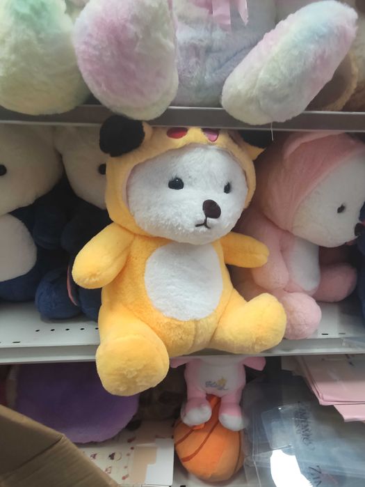 Maskotka miś w ubranku Pikachu dla dzieci