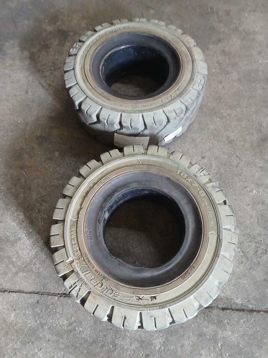 Opony pełne Solideal Xtreme 18x7-8 do wózka widłowego