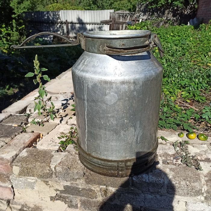 Продам алюминиевый бидон