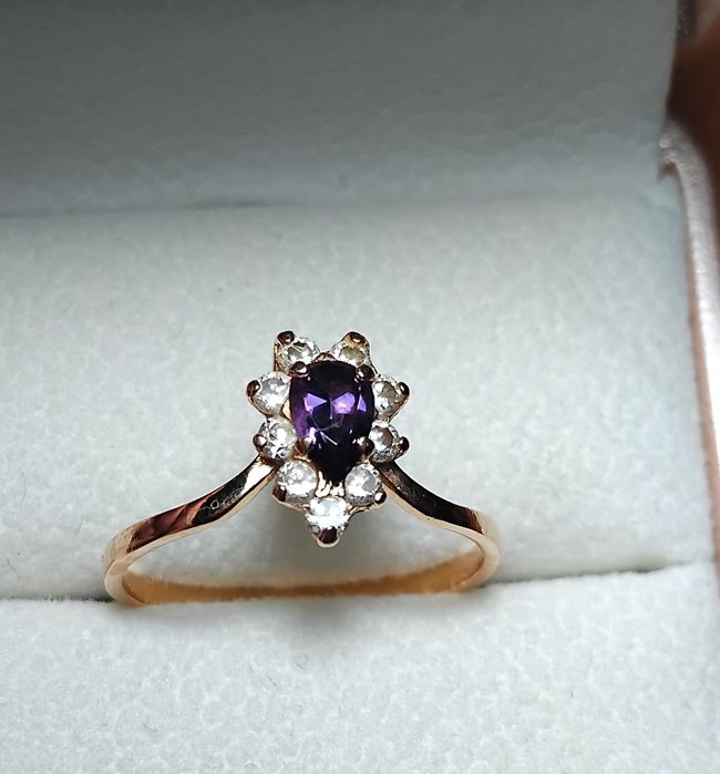 Золотое кольцо с аметистом вес 1.88