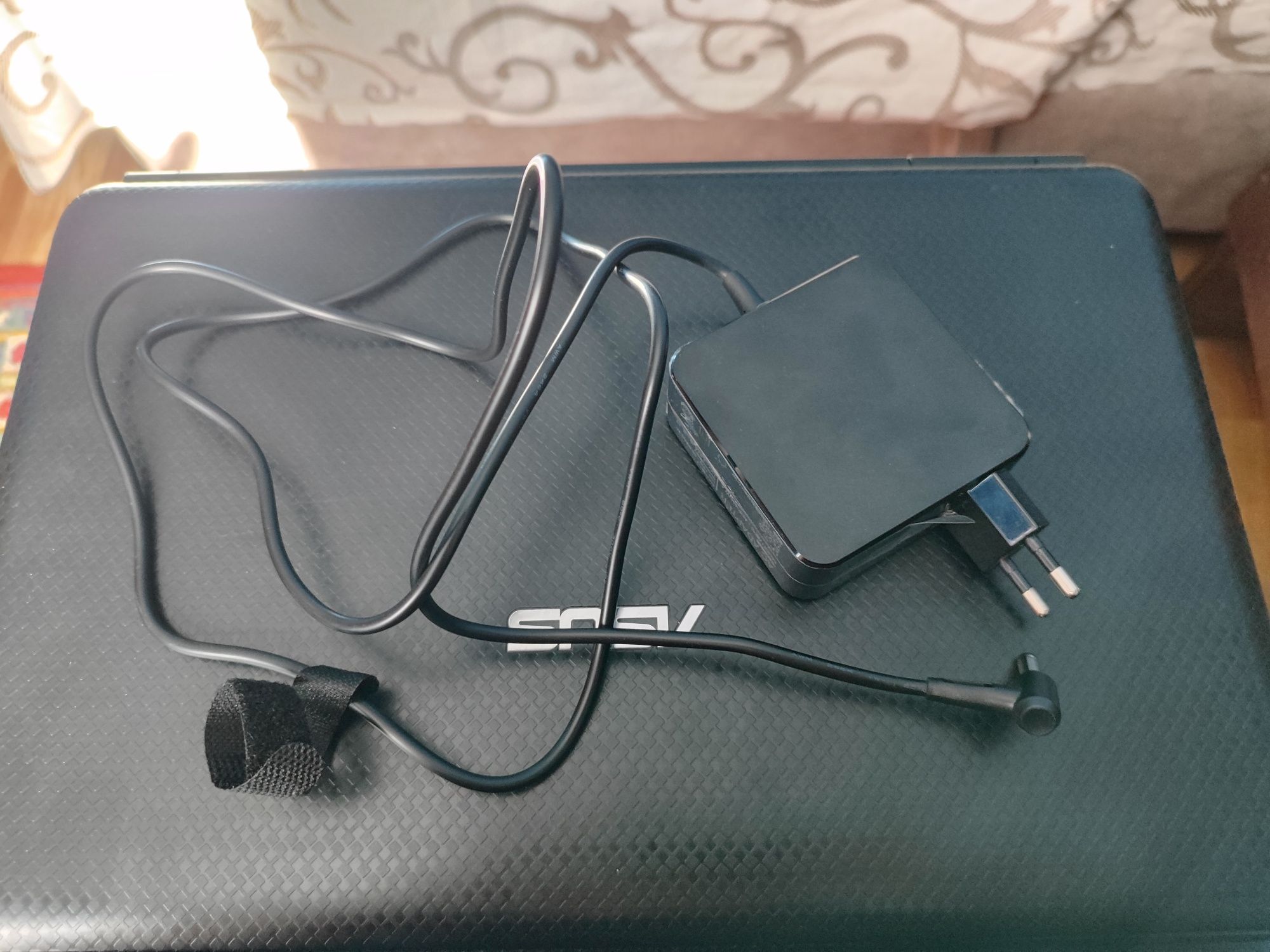 Ноутбук Asus K750C