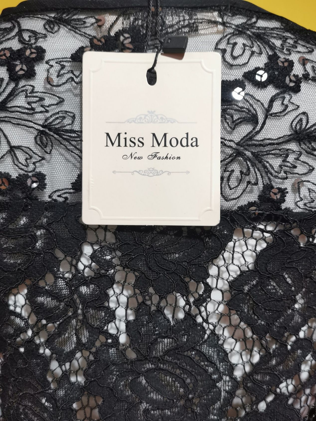 Bluzka bluzeczka top topik koronka zdobienia Miss Moda