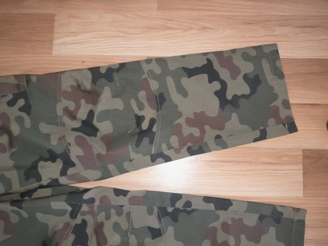 Nieużywane spodnie bojówki kamo wz 93 Morowo klasa mundurowa Milicyjna