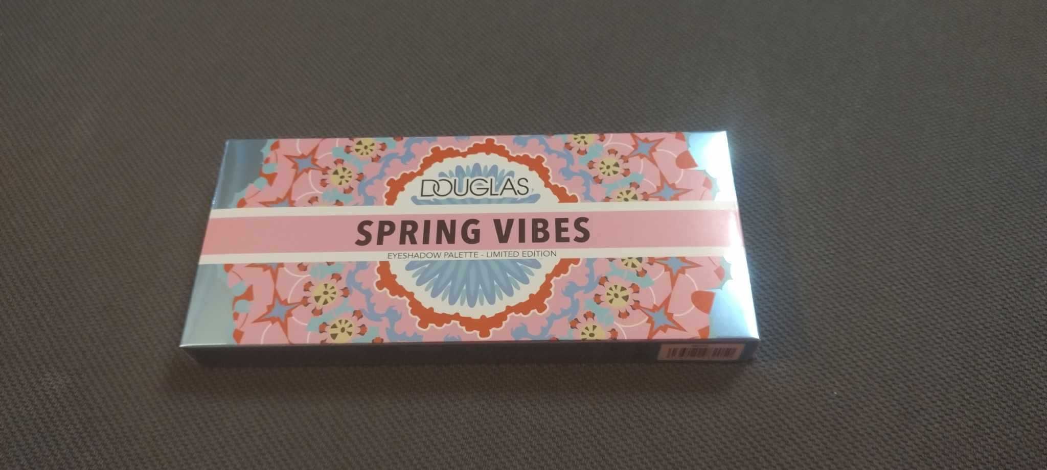 NOWA Paleta cieni do powiek Douglas Summer Vibes 14g