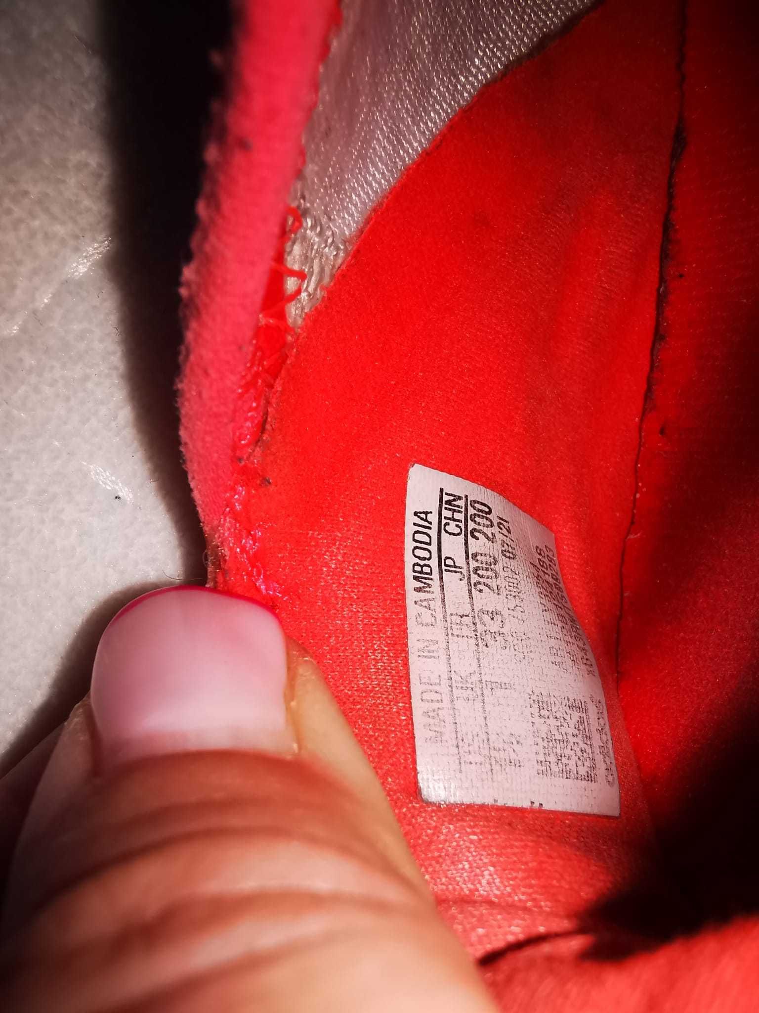 Buty sportowe na piłkę r 33 adidas