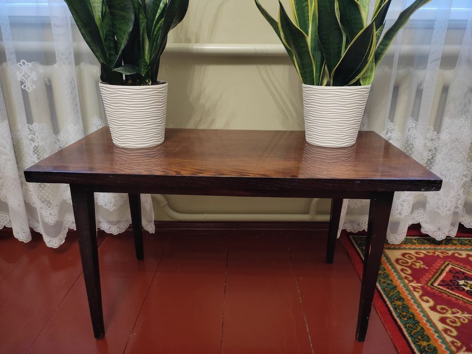 Меблі: дивани, крісла, ліжка