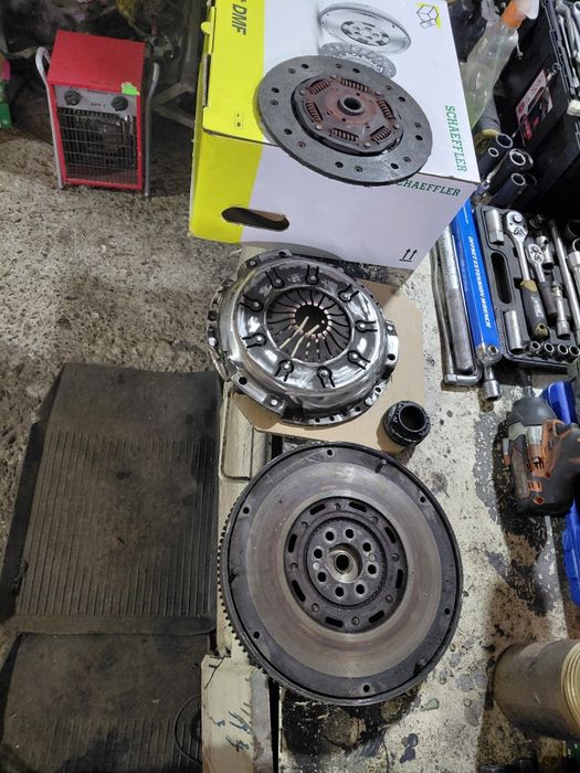 Комплект щеплення,  двохмасовий маховик ваг ауди пасат 2.5 дизель