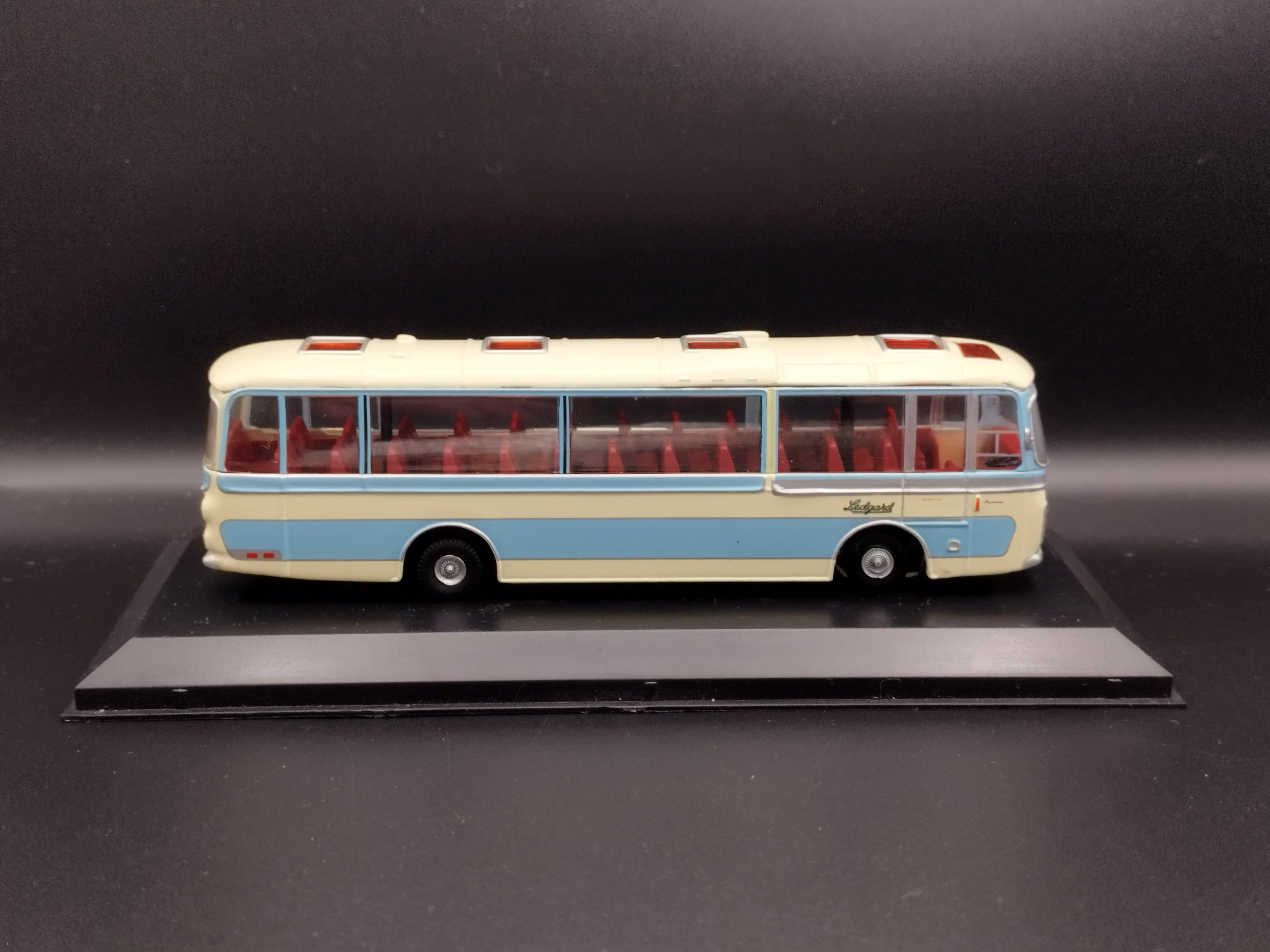 1:72 Atlas BUS  Plaxton Panorama Samuel Ledgard  model nowy