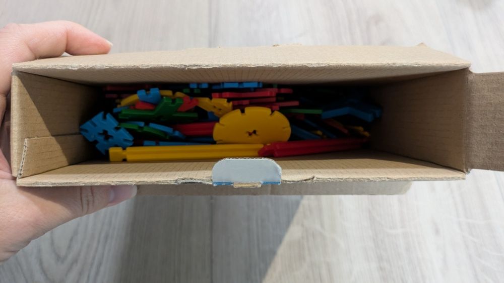 Набір іграшок:великі та маленькі машини, набори лікаря та інструментів