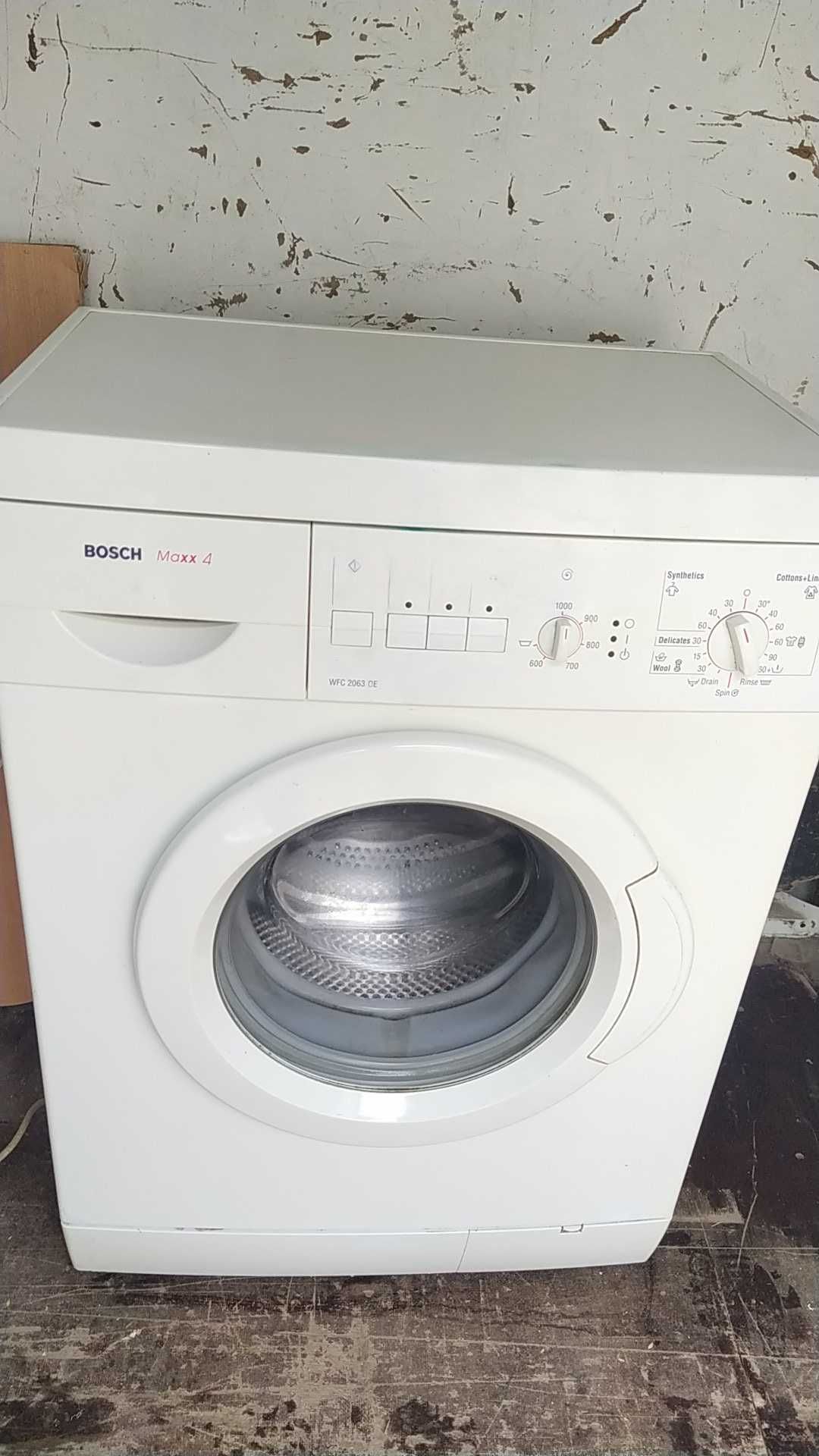 Продам стиральную машину  Bosch, 5кг. белья. б\у 11 лет.