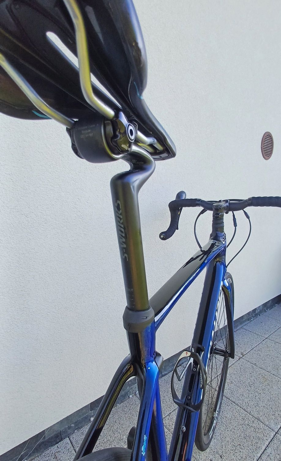 Rower szosowy Specialized karbon r. 56 ultegra
2/11 DT swis