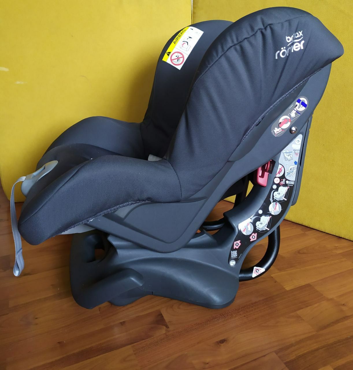 Britax Römer First Class Plus (0 - 4 роки або до 18 кг або до 100 см)