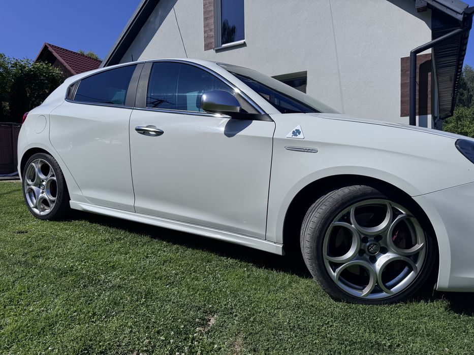 Alfa romeo giulietta quadrifoglio verde