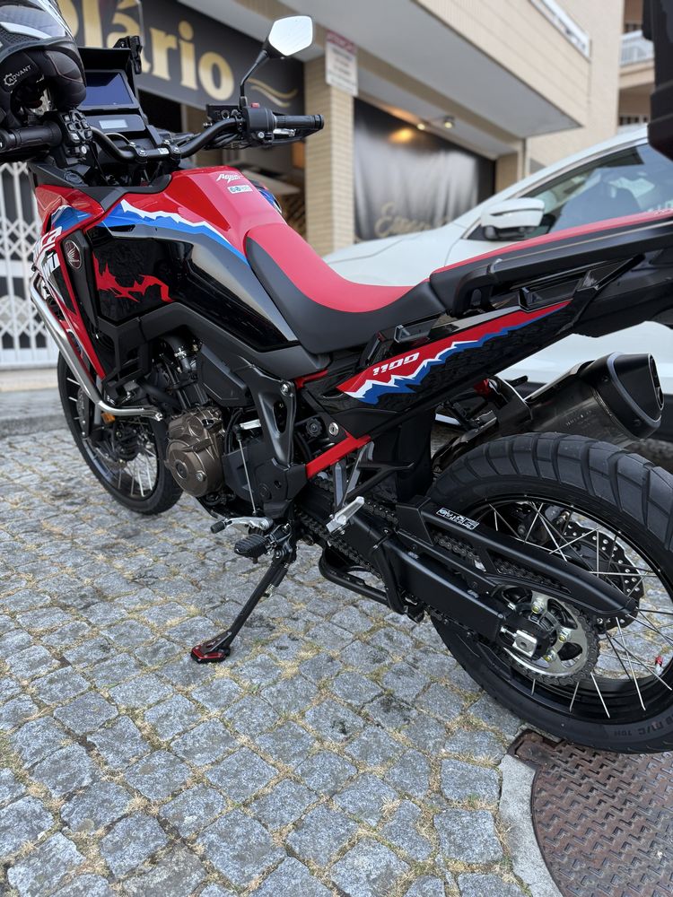 Honda Africa Twin. (COMO NOVA)