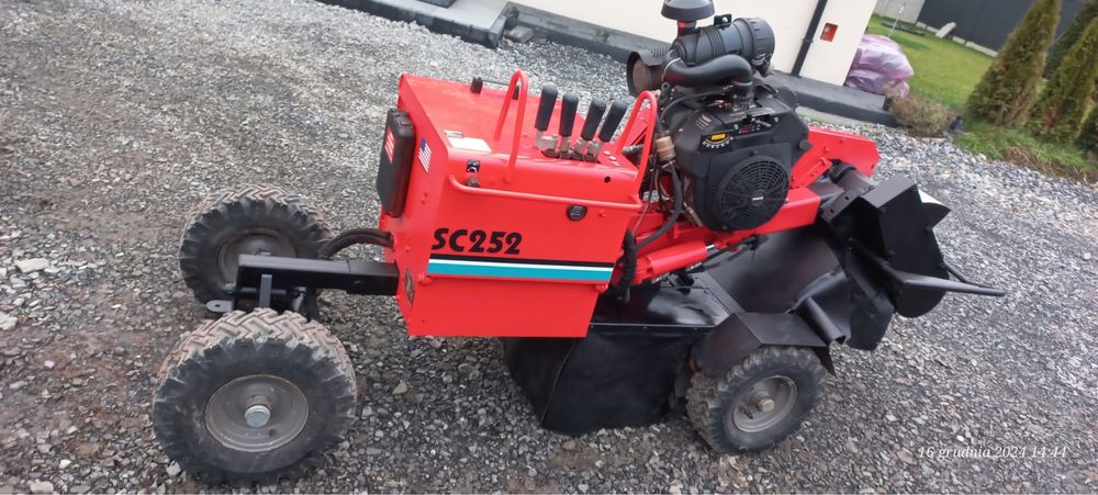 Frezarka do pni Vermeer SC252