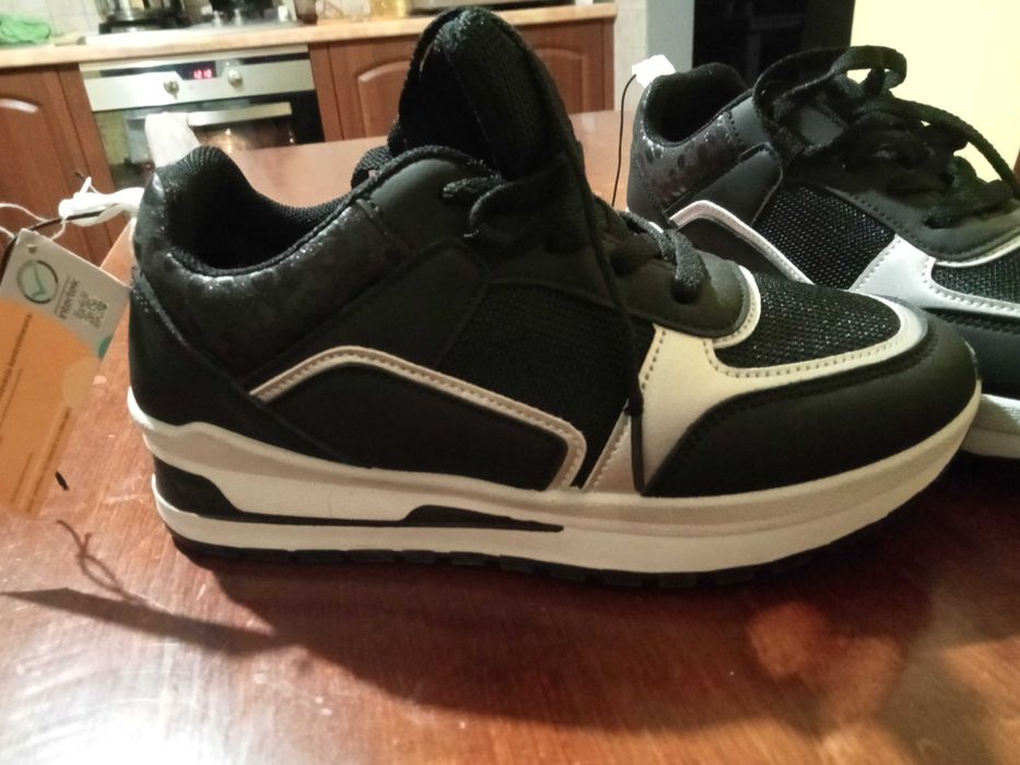 Nowe buty sportowe cleve rozmiar 38 adidasy damskie męskie uniseks