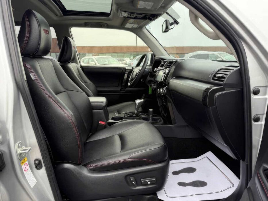 Toyota 4Runner SR5      2018