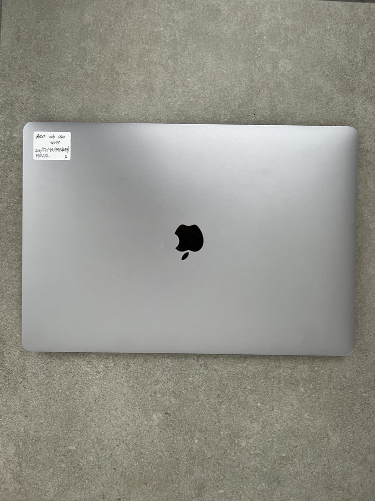 800$ MacBook Pro 16 2019 MVVJ2 2,6GHz / i7 / 16 GB / 512gb SSD