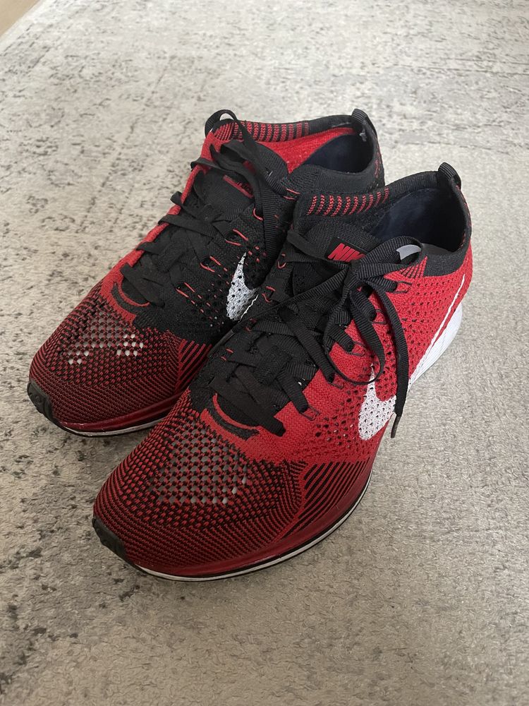 Nike Flyknit Racer University Red r.41