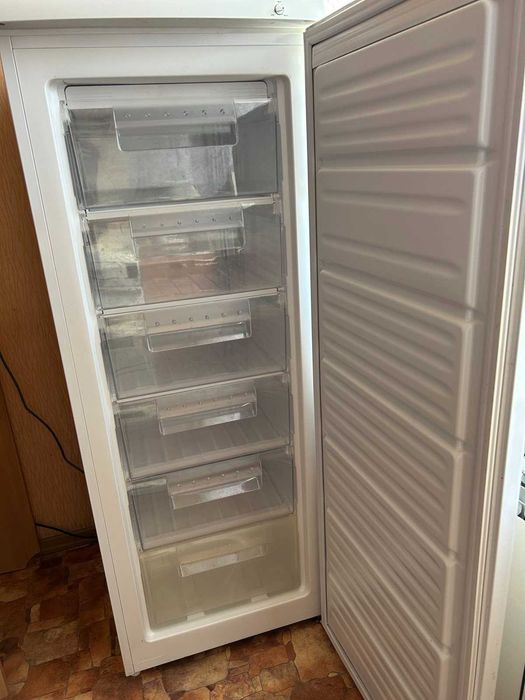 продам морозильну камеру