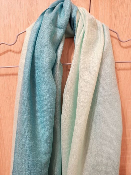 Milutki szalik cieniowany kolor