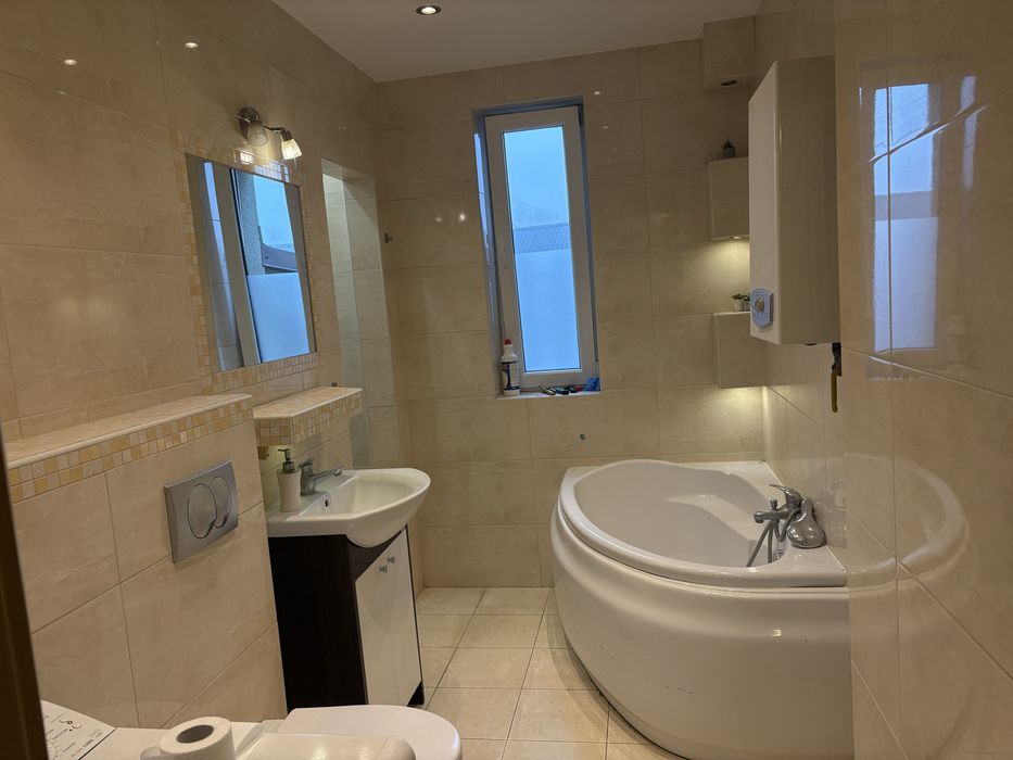 Niezależne piętro domu, 7km od Krakowa, duży ogród.