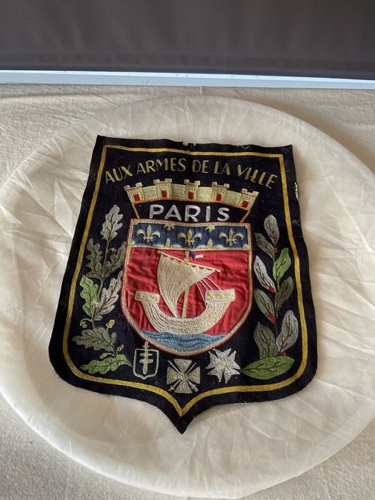 Bandeira,fragmento bordado Paris