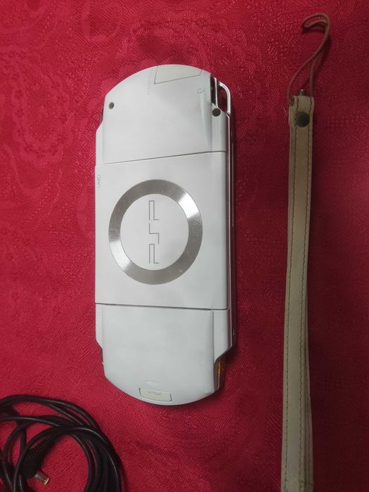 Playstation PSP Branca 1004- jogos- cartão 1GB