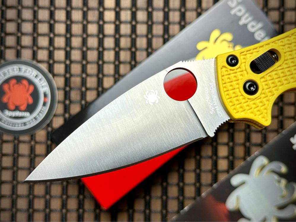 Нож Spyderco Manix 2 Lightweight Salt Yellow MagnaCut