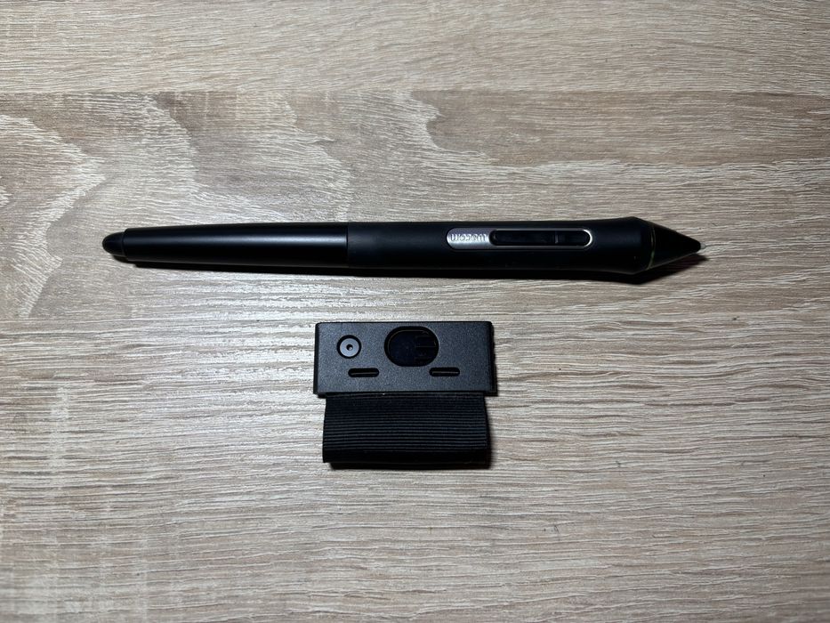 Графічний монітор-планшет Wacom cintiq 16 FHD