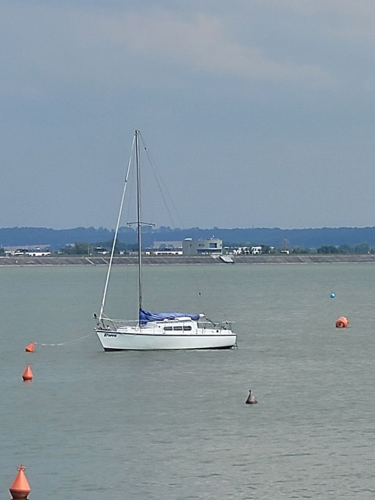 Jacht Hurley 700 (?) balastowo-mieczowy 7m.