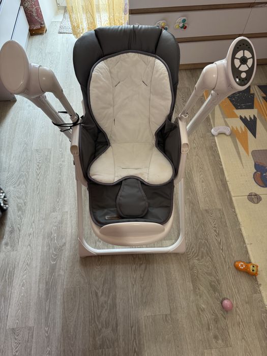 Продам стульчик качели CARRELLO Triumph CRL-10302