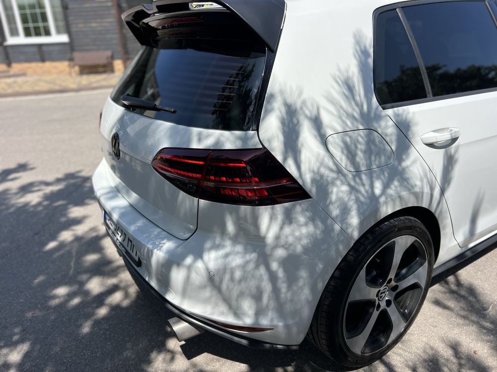 Продам Volkswagen Golf 7 GTI 2015 рік