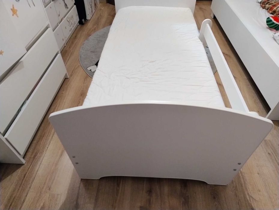 Łóżeczko Dziecięce w bardzo dobrym stanie 180x80