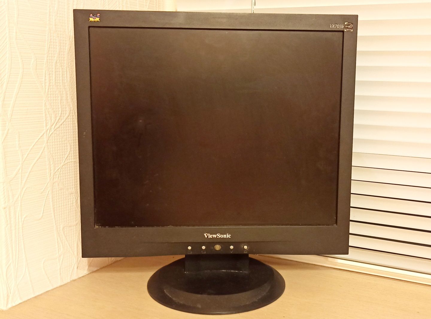 Монiтор ViewSonic VA703B (17 дюймів) + кабелі