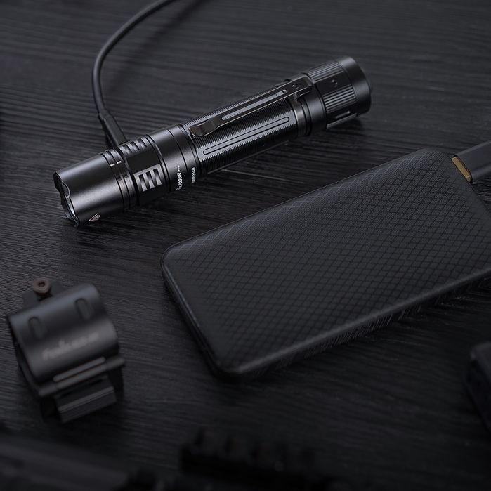 Latarka diodowa Fenix PD36R Pro