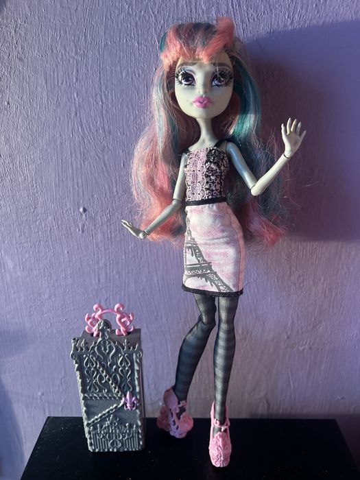 Monster High G1 Rochelle Scaris lalka i walizka