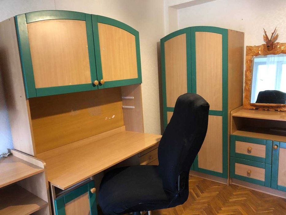 Оренда 3 к.кв.( поруч  м.Деміівська)
