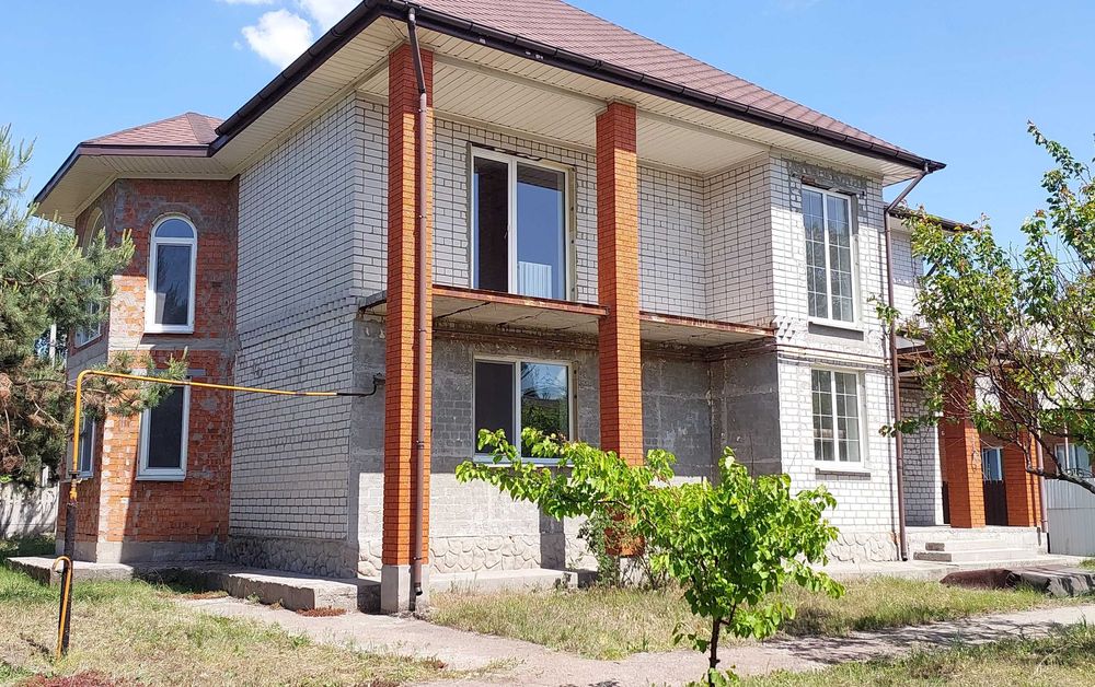 Продам  2-х эт. дом, Обуховка, (Кировское), 220 кв.м, ул. Днепровая