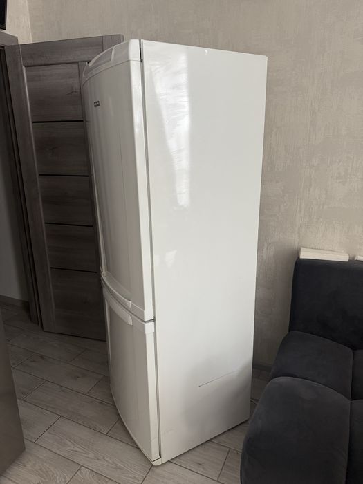 Продам холодильник Electrolux