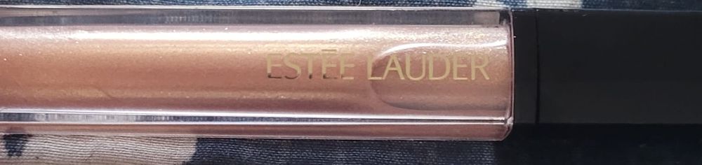Estée Lauder Pure Color Envy Kissable Lip Shine w odcieniu 102 Peach C