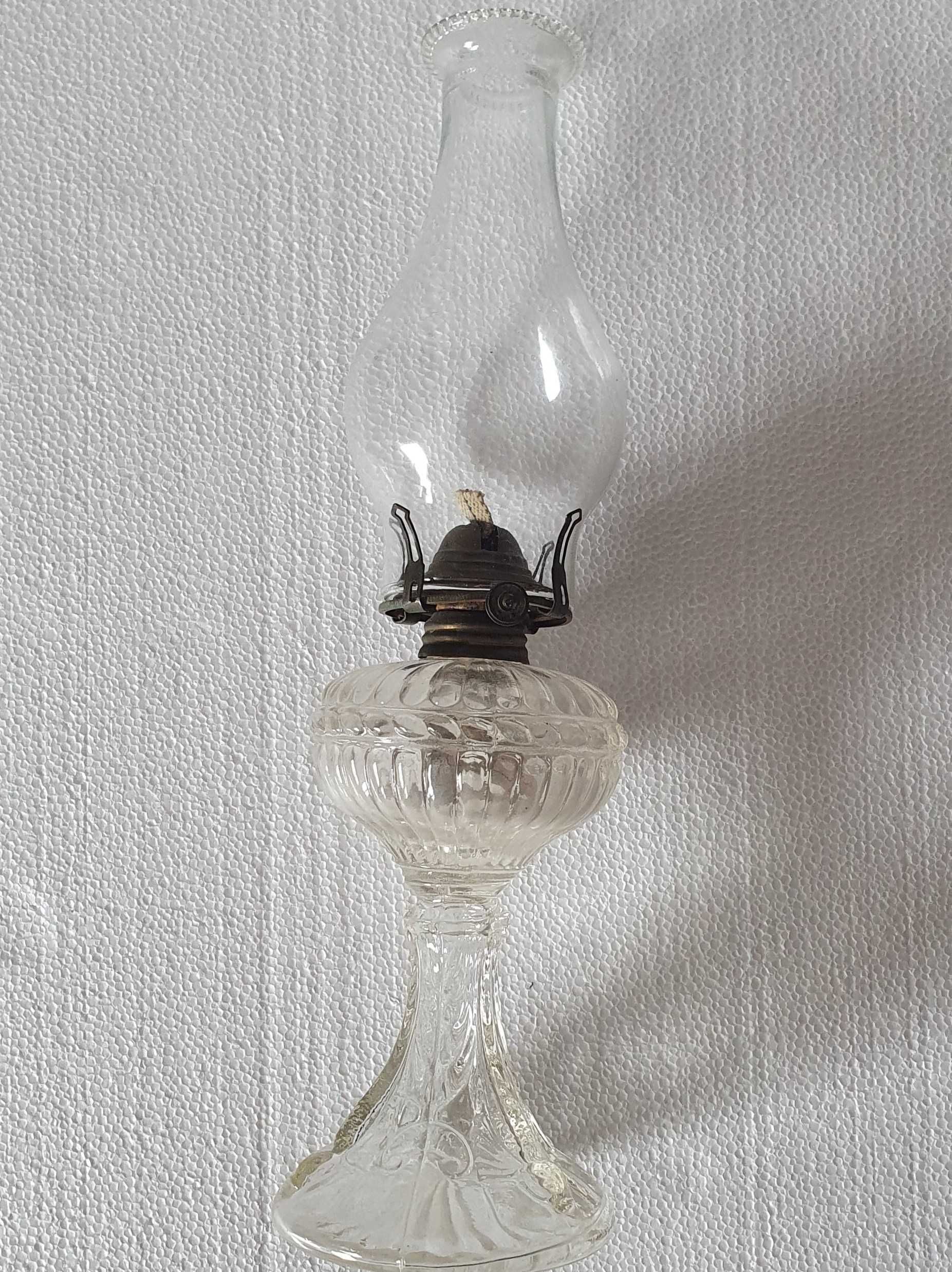Candeeiro português a petróleo, em vidro - vintage