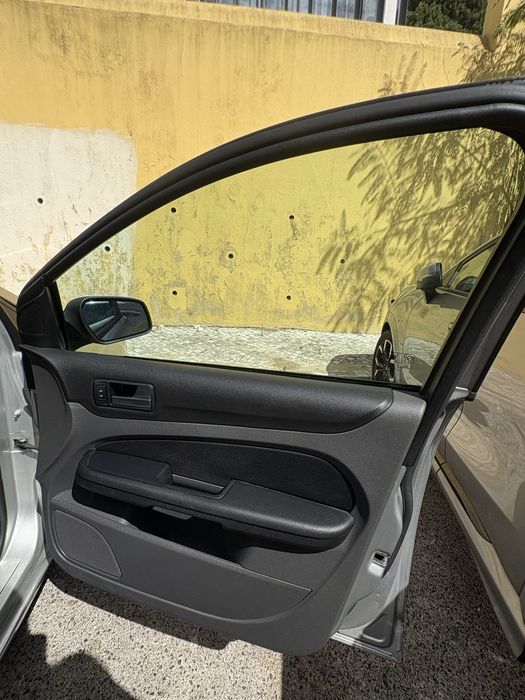 Ford Focus 2006 cinza
