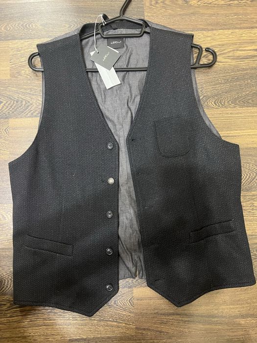 Чоловічий жилет класичний