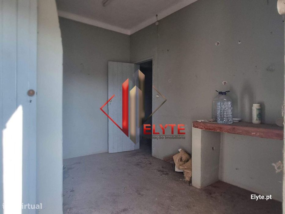 Moradia na Branca para remodelar.
