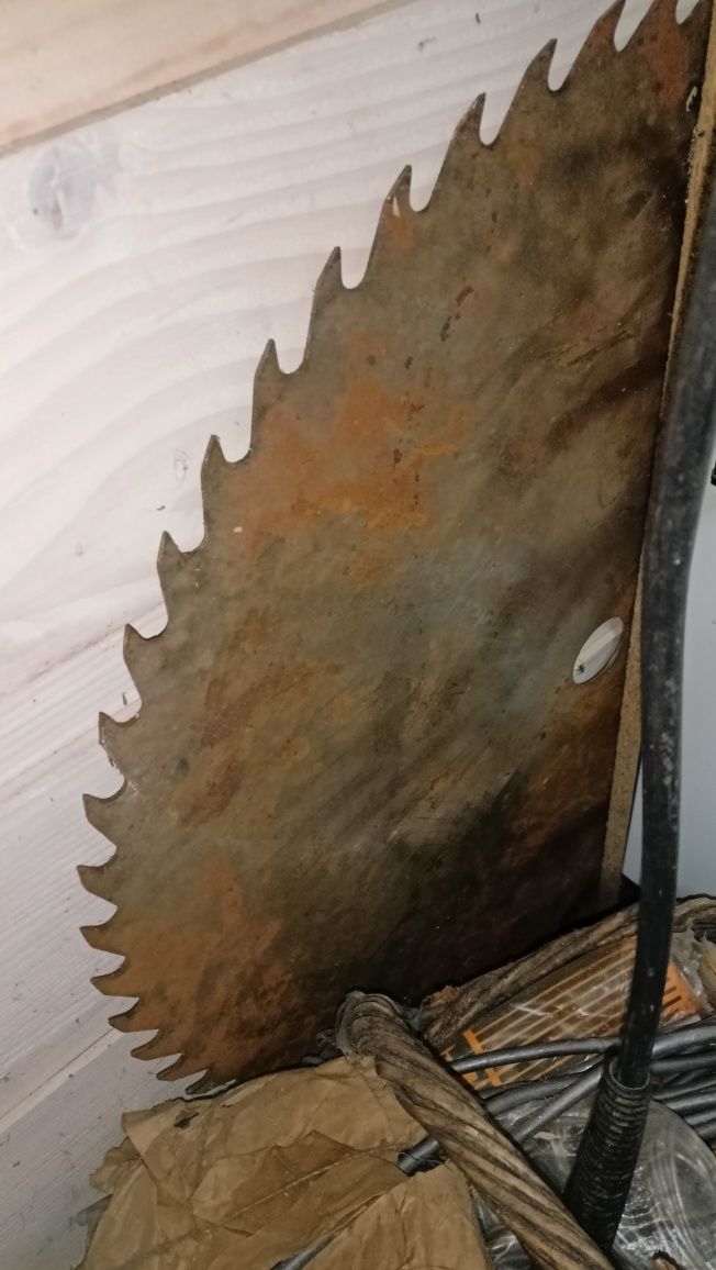 Duża piła 70 cm środek ok 47mm