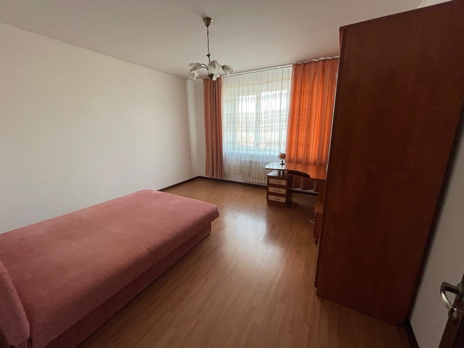 Продам 3 Бровари Аркадія Голуба, державні програми