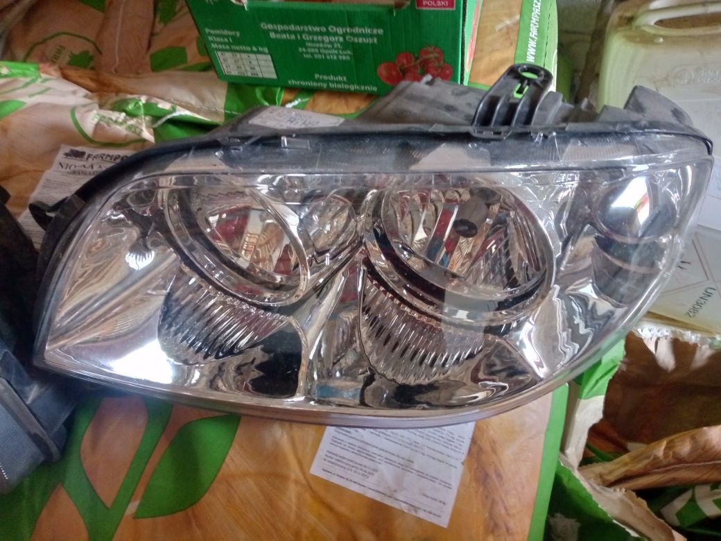 Sprzedam komplet lamp przednich